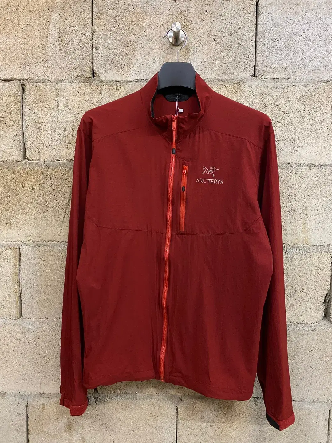 Arcturix Squamish Lightweight Windbreaker