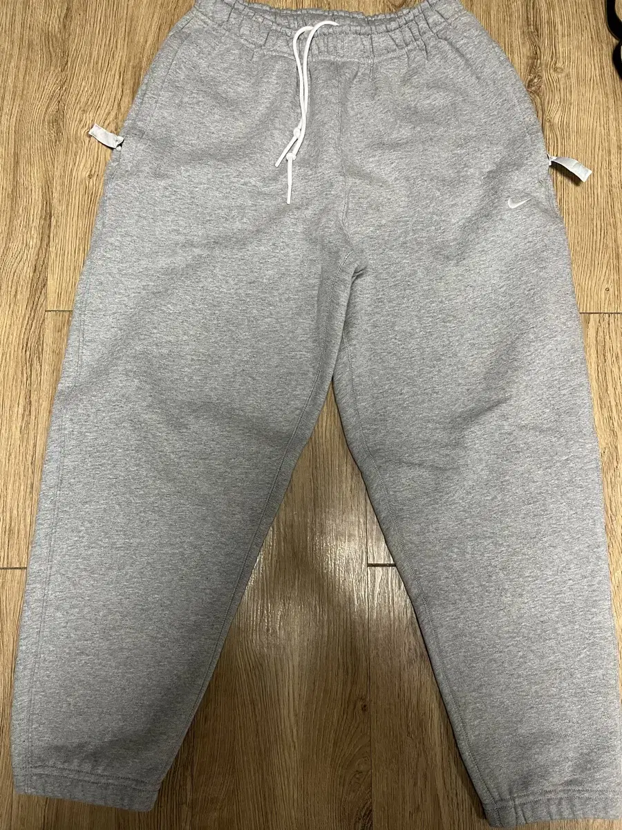 Nike Soloswoosh Sweatpants size S