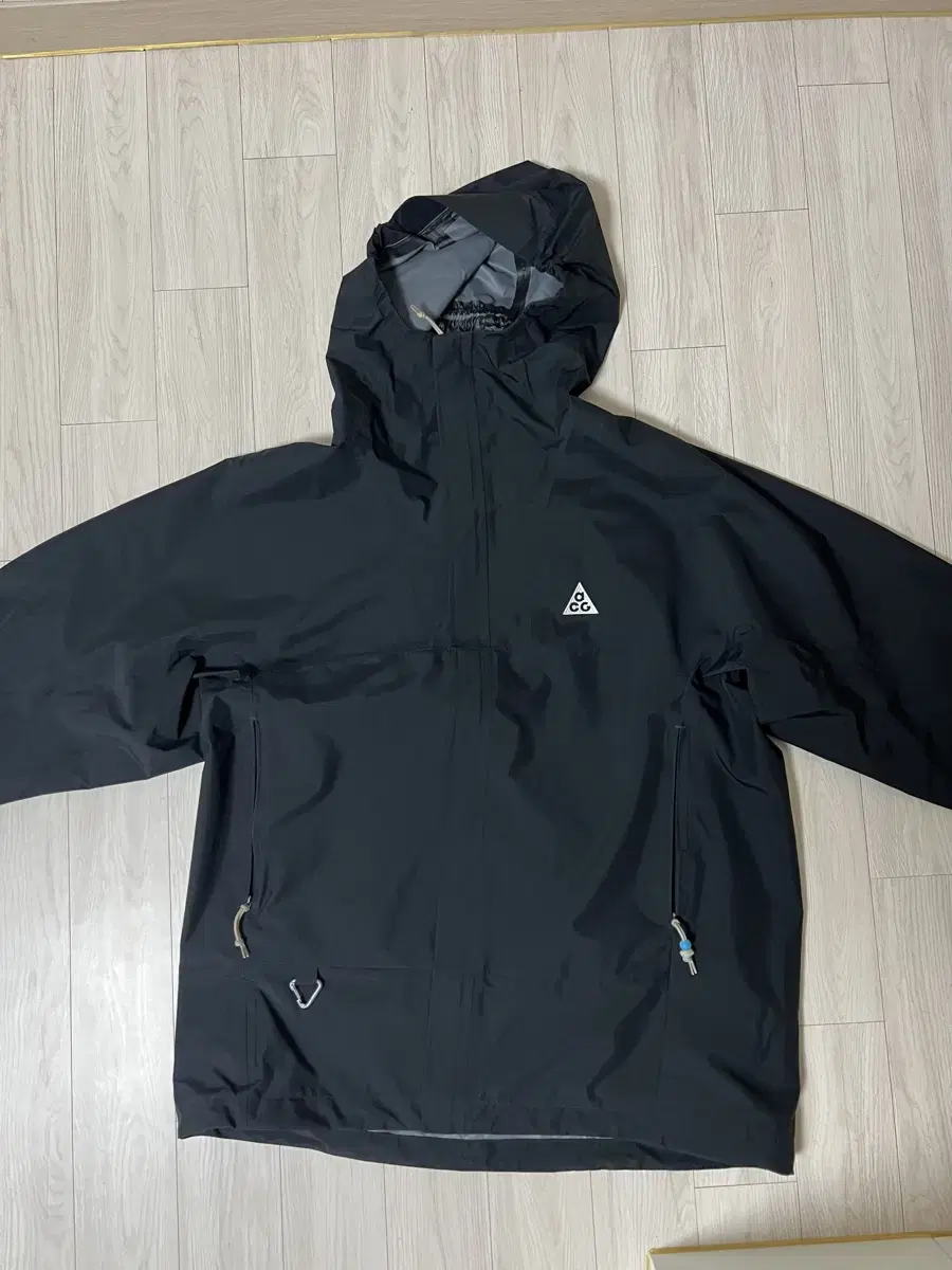 Nike ACG Stormfit ADV Cascade Rain Windbreaker sell does.