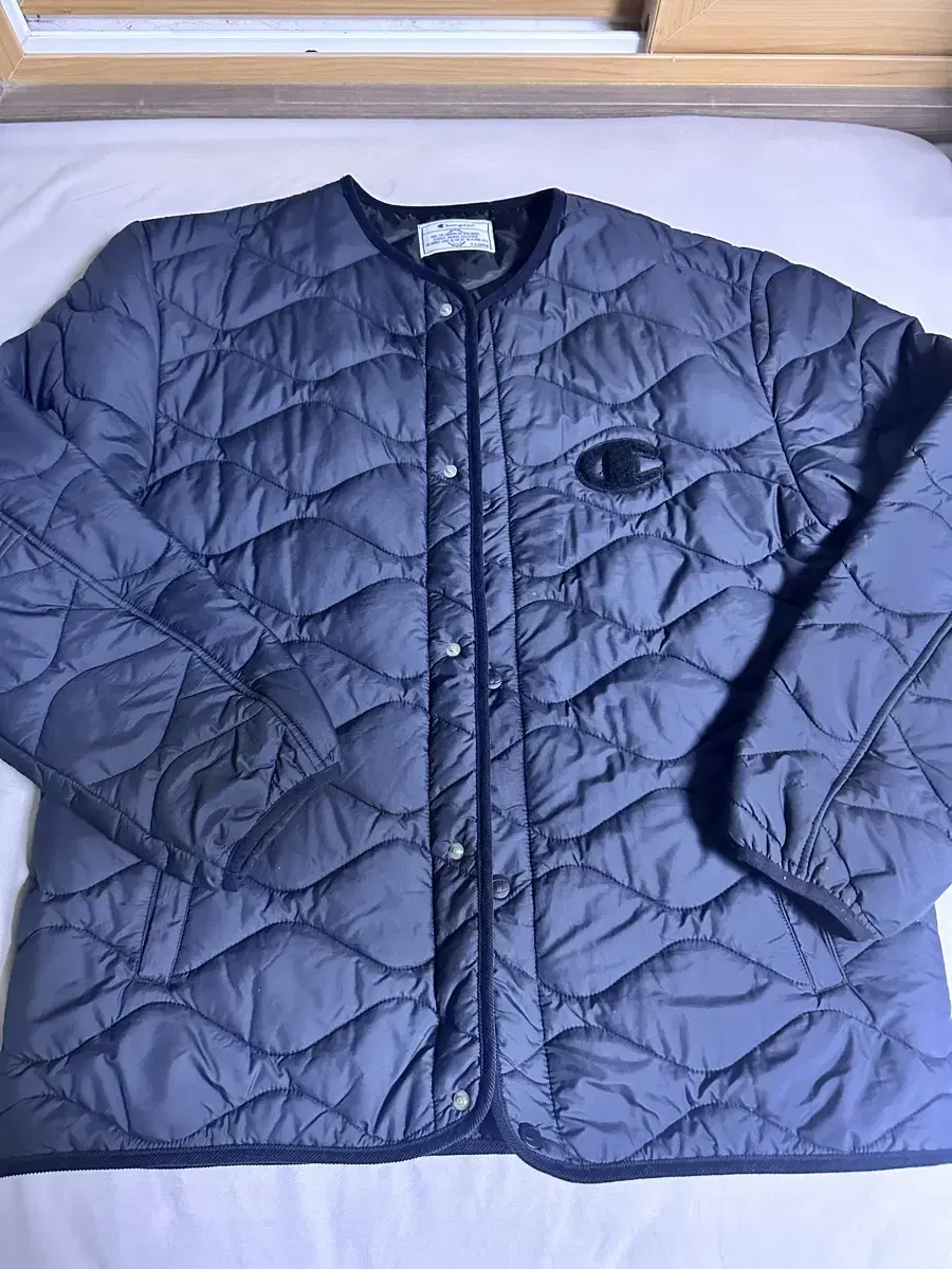 (XL) Champion Lightweight Padding