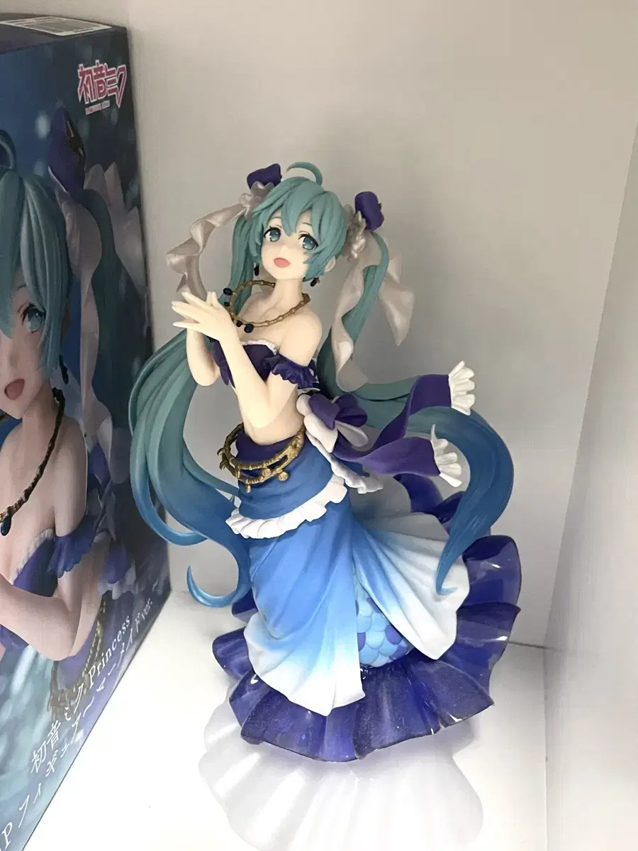 Miku Mermaid Figures