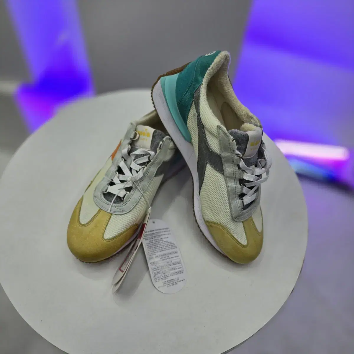 DIADORA Heritage 스니커즈! 32.9만템!