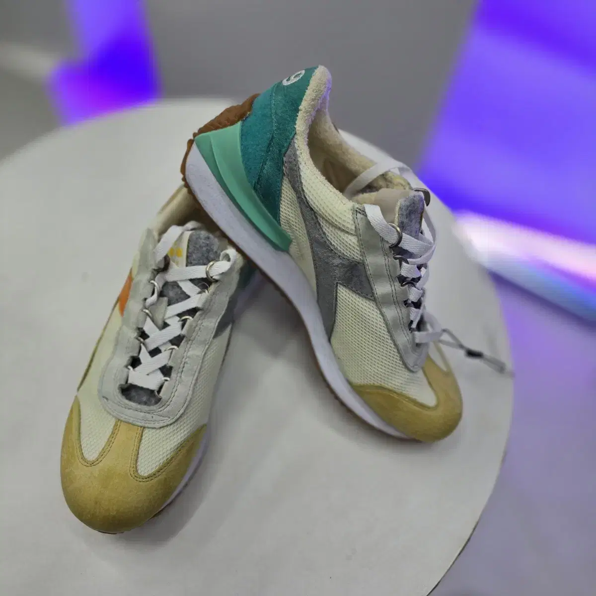 DIADORA Heritage 스니커즈! 32.9만템!