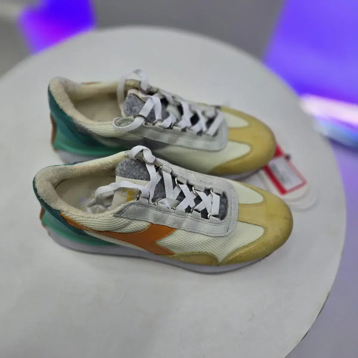 DIADORA Heritage 스니커즈! 32.9만템!