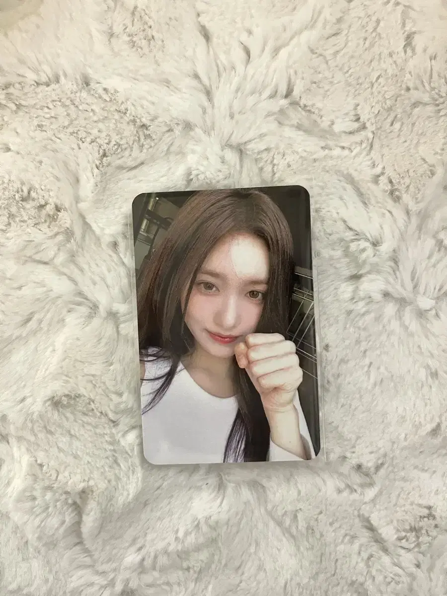 ive leeseo mein broadcast photocard wts