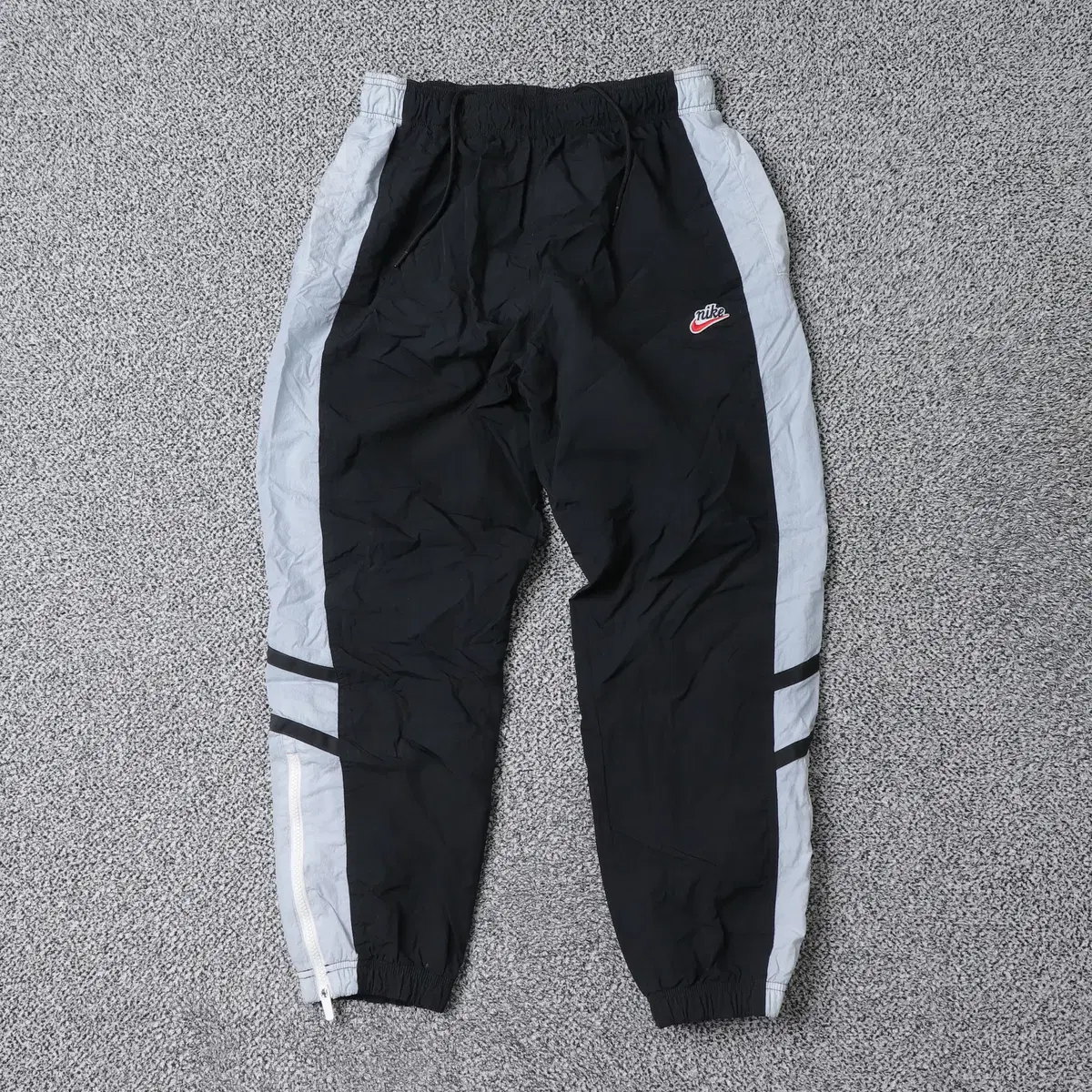 Nike Heritage Windrunner Nylon Woven Pants (XL)