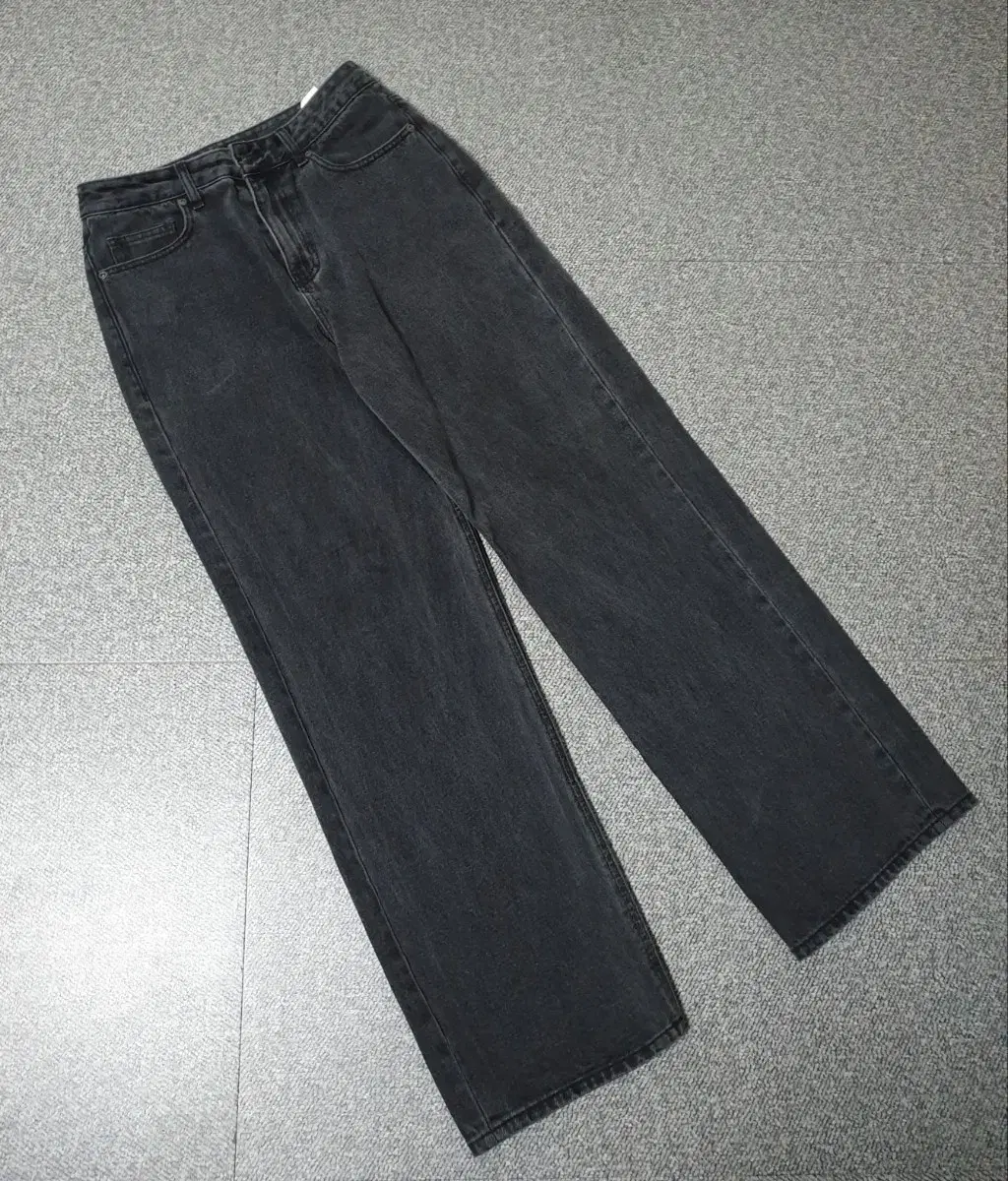 Mens Standard Black Denim Wide Jeans Sells