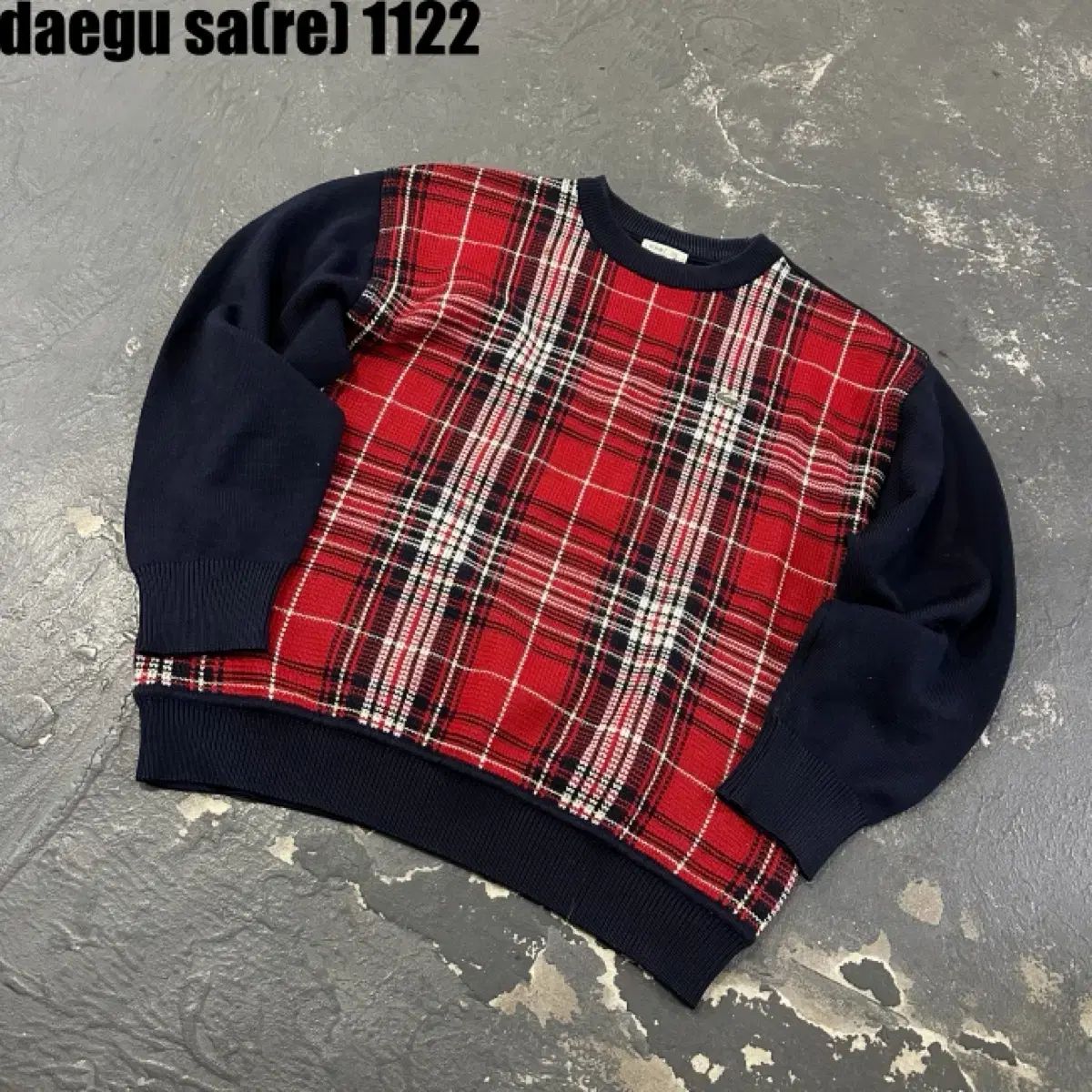 Lacoste knit sweater size 100