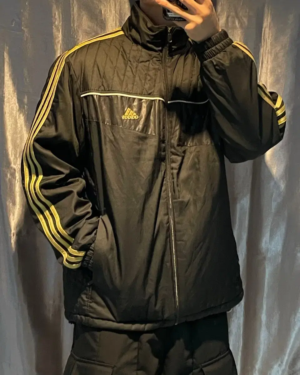 XL Adidas Three Stripes Logo Gold Detail Polyshell Jacket