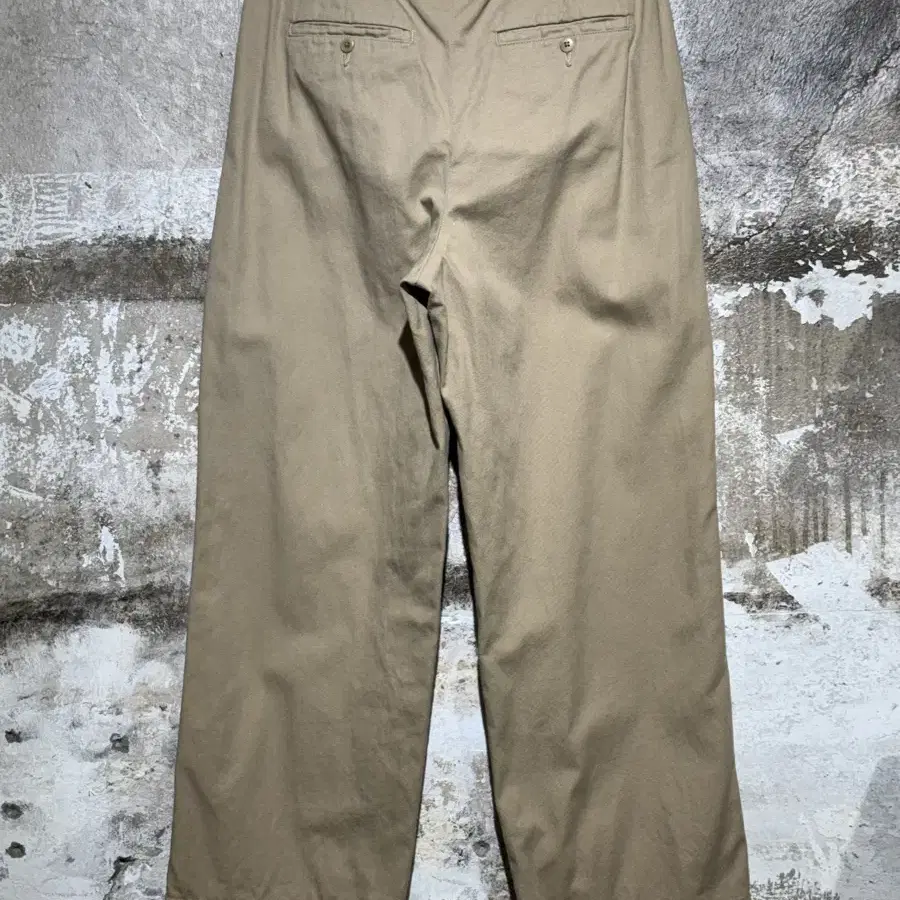 ANTGUAGE Belted One Tuck Chino Pants