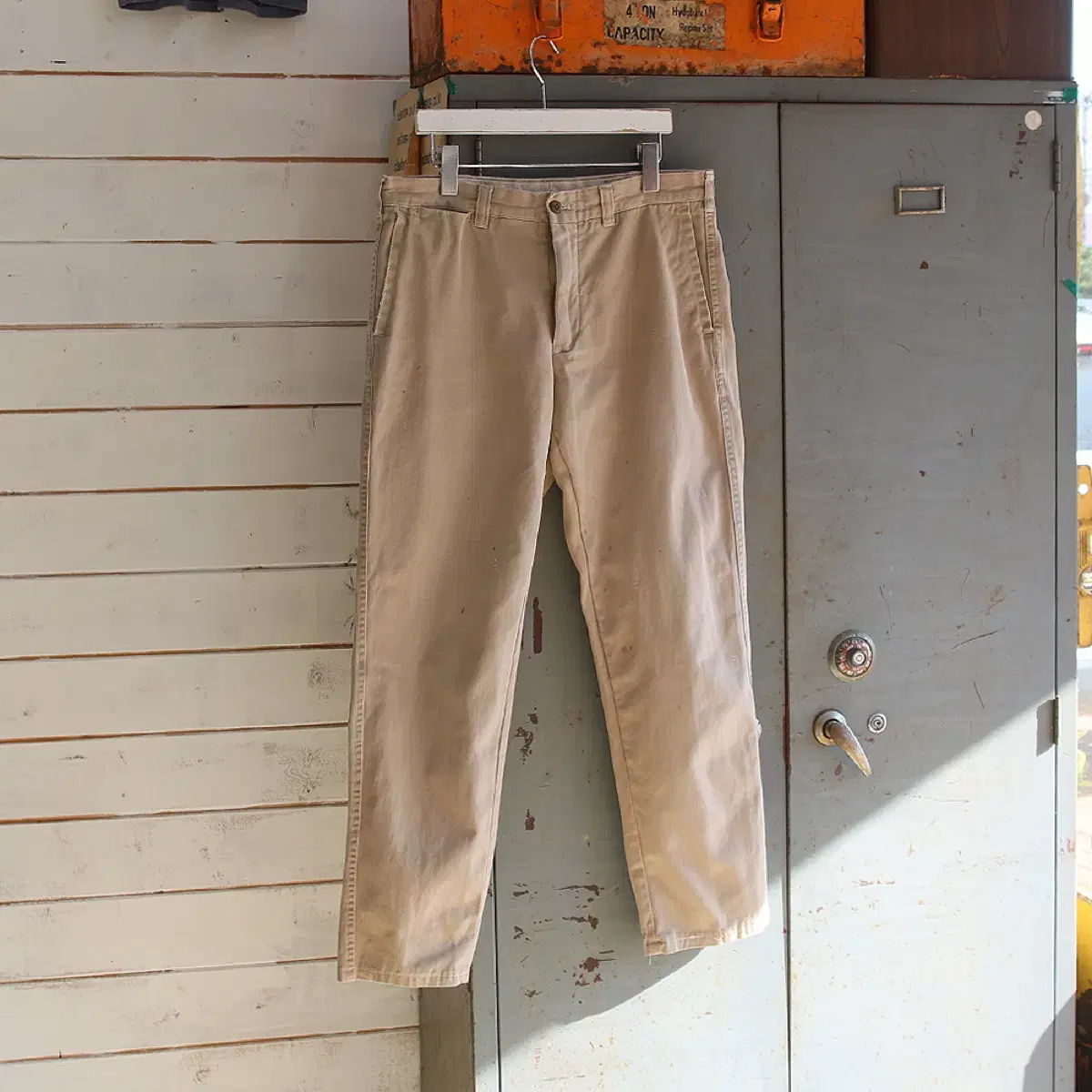 (worn cut) Polo Ralph Lauren Chino Pants (men's 32.5)