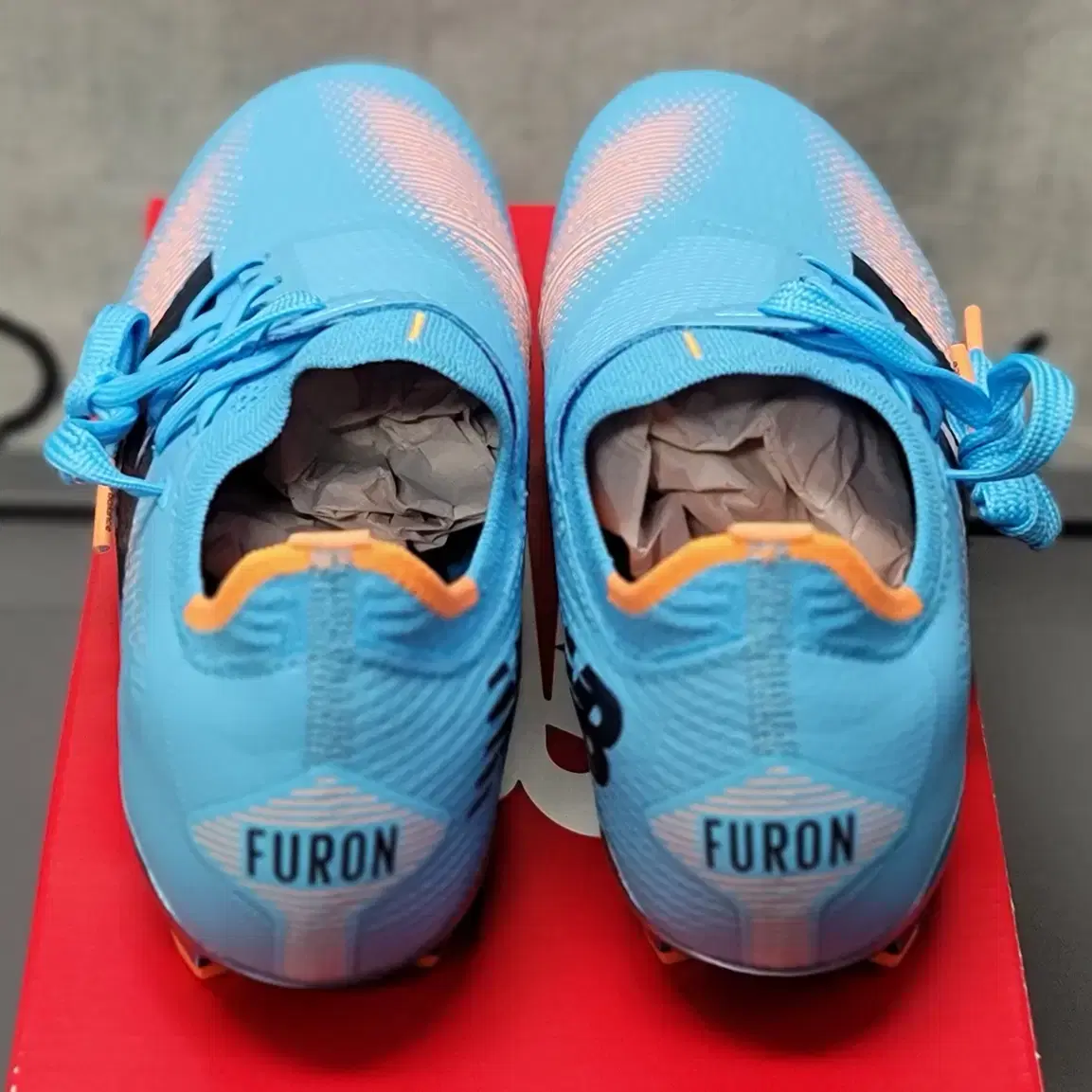 뉴발 최고급 축구화 FURON PRO FG V7+ 블루색상