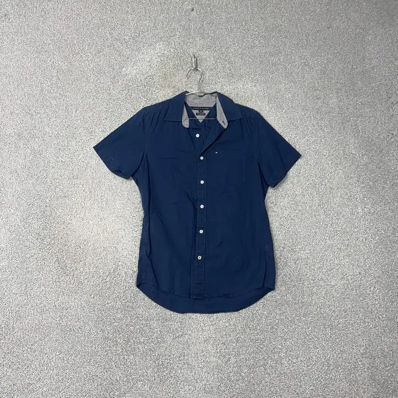 Tommy Hilfiger Navy Logo Short-Sleeved Shirt S