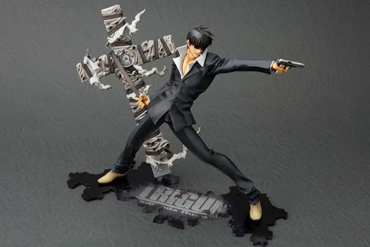 Price reduced) Trigun BR nicholas D. Wolfwood Figures