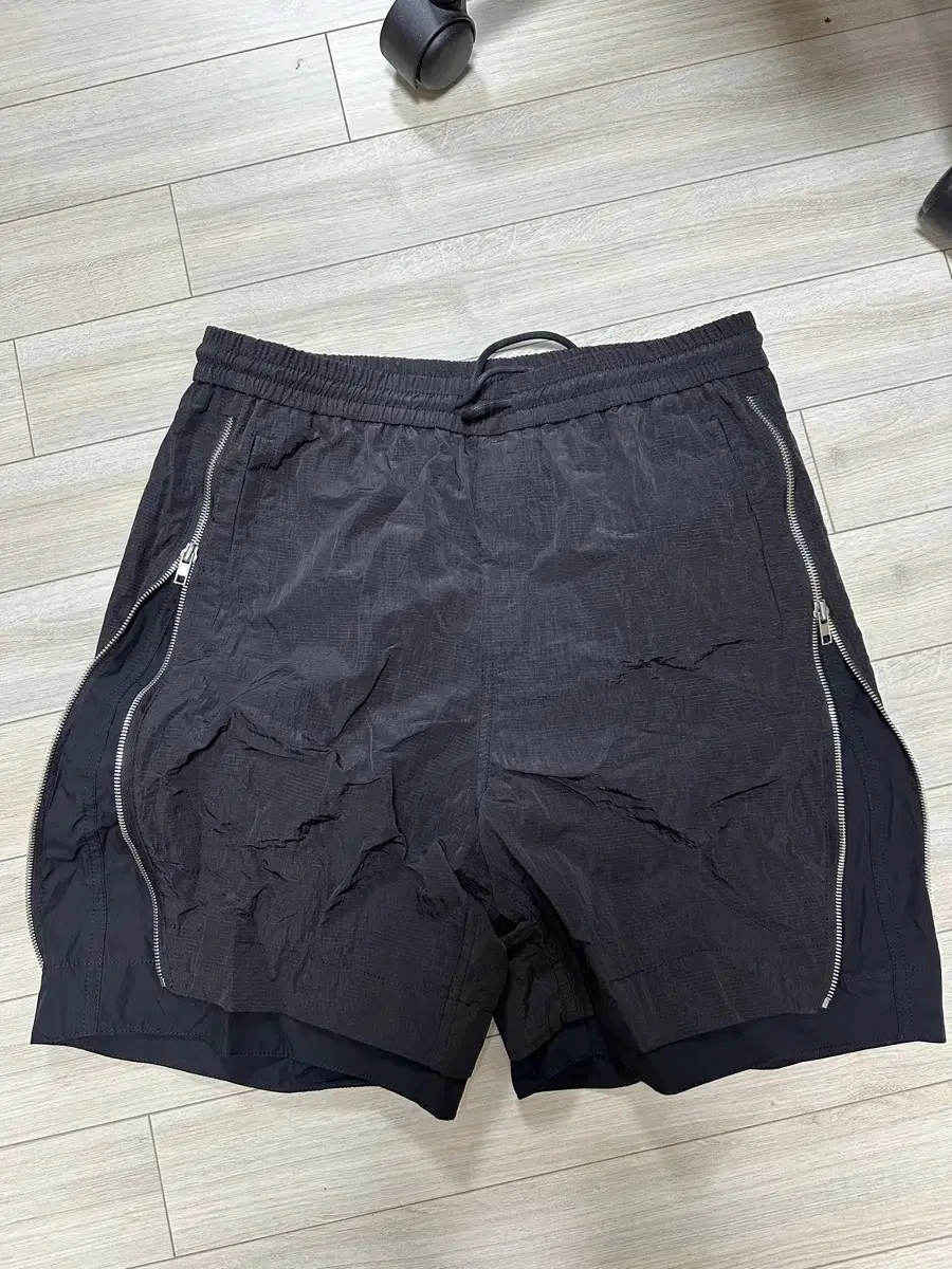 22ss junge black nylon and cotton side-zip pants sell(46)