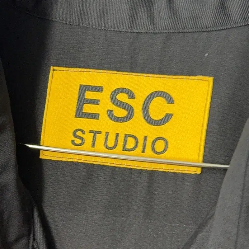 ESC STUDIO 박스핏 백프린팅 반팔 셔츠