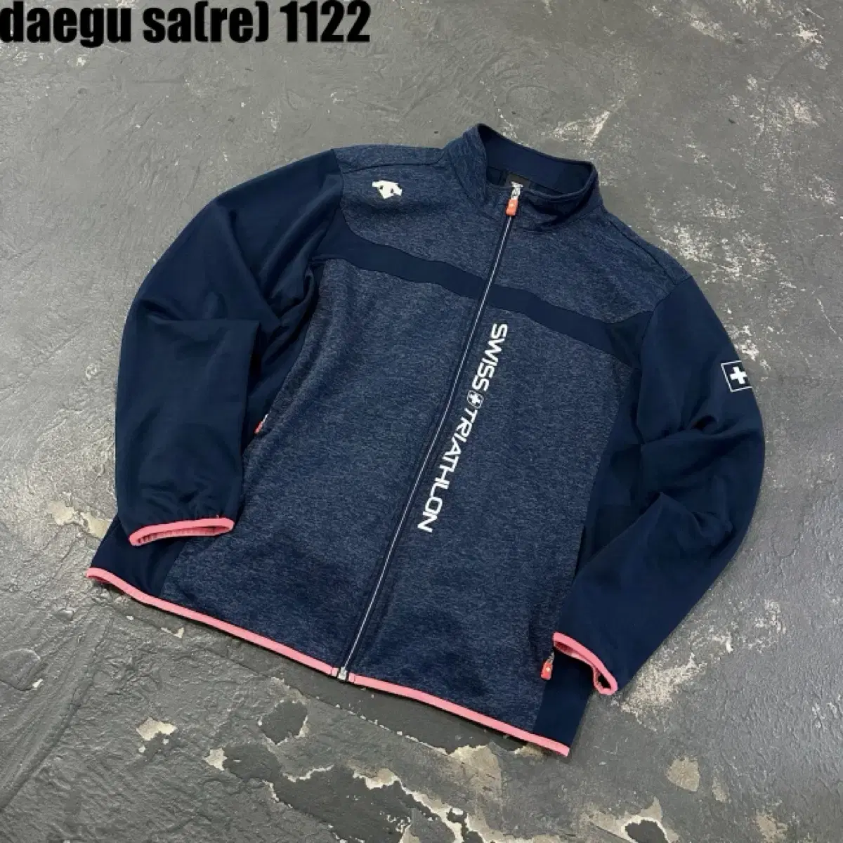 descent jersey zip-up size 100