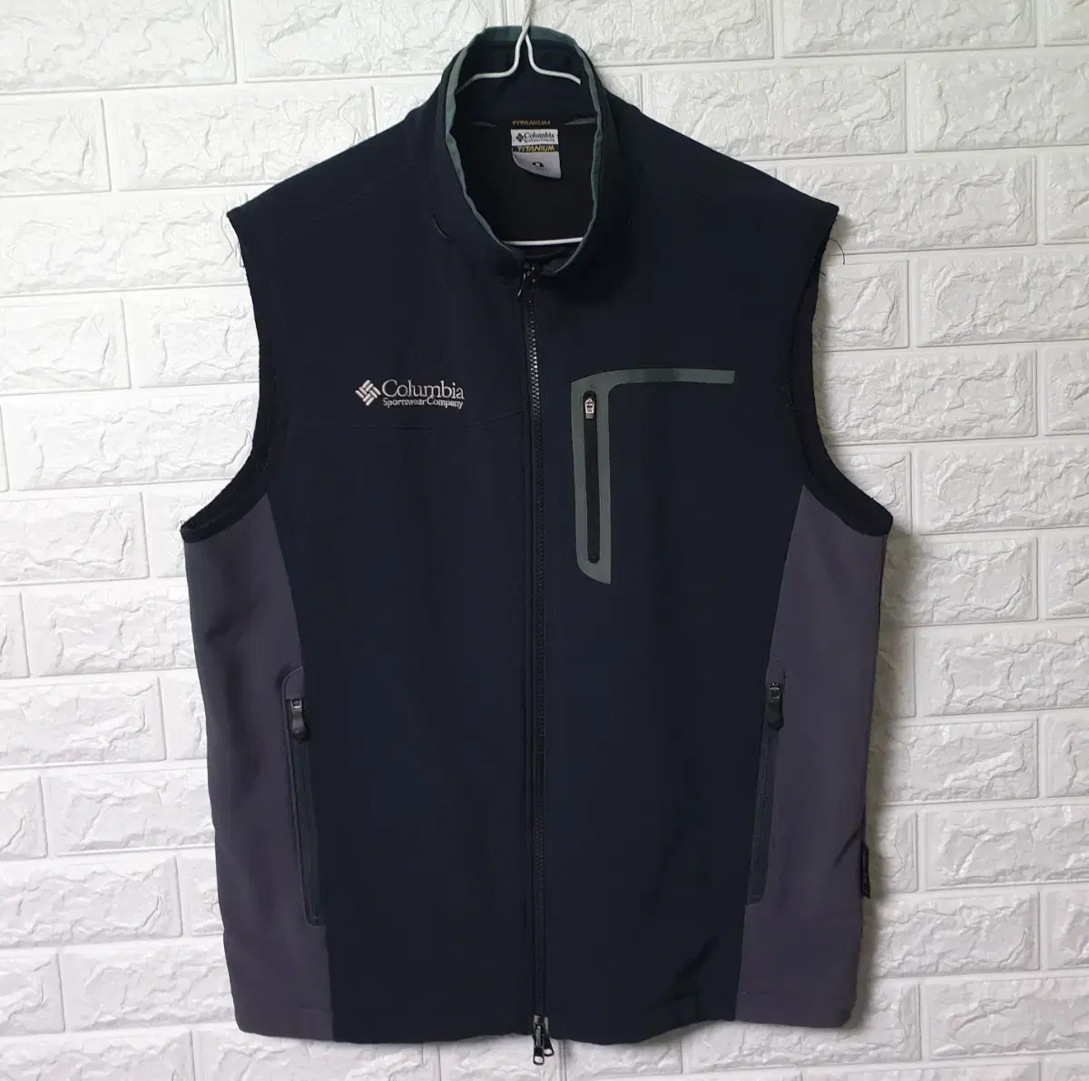 Columbia Titanium VestJacket sells