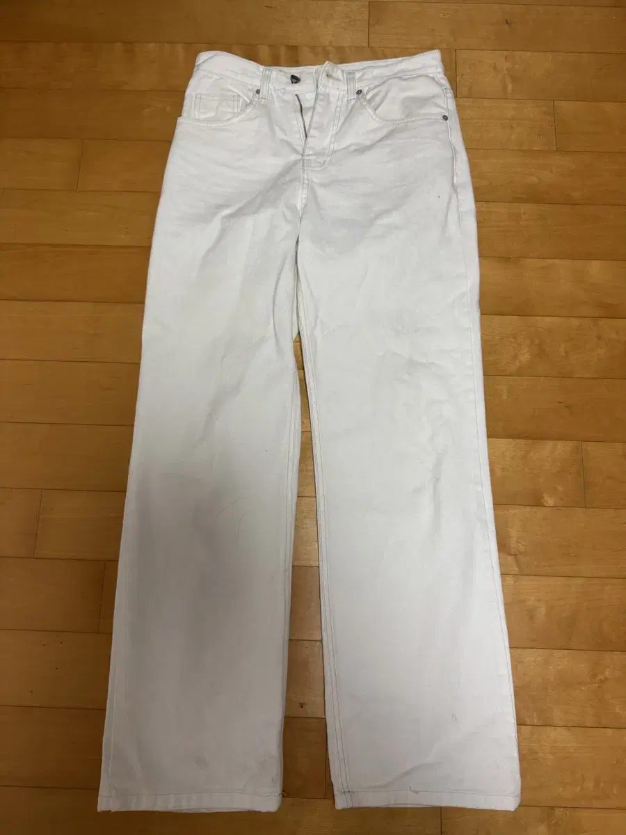 Men's white wide denim jin size 30 in good condition