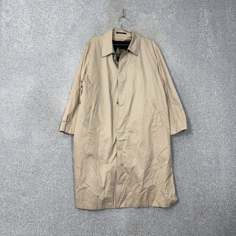 100% London Fog Vintage Overfitted Beige Trench Coat