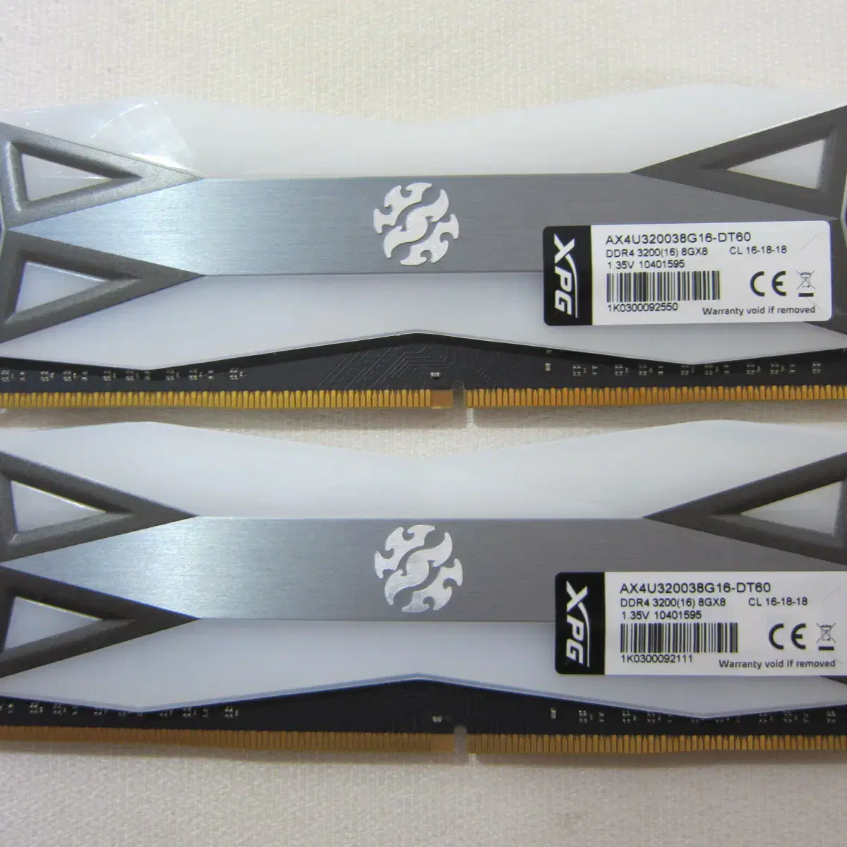 ADATA XPG DDR4-3200 CL16 RGB 16G(8Gx2)