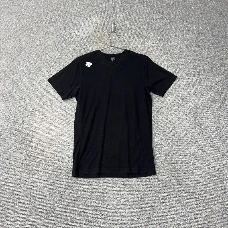 Descent Logo Black Vahn Tee 95