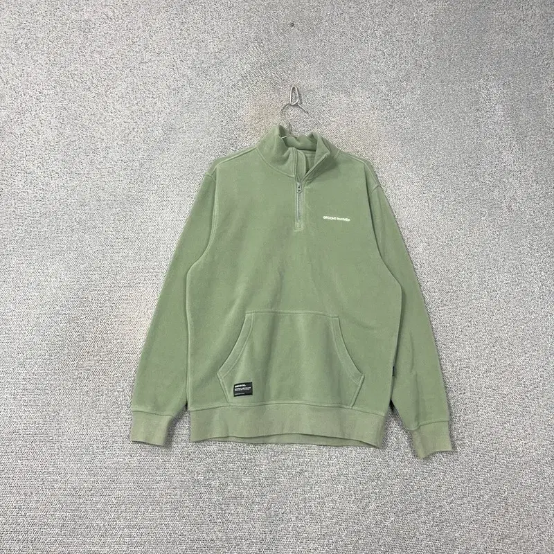 Grooved brushed light green logo vahn zip-up fleece top L