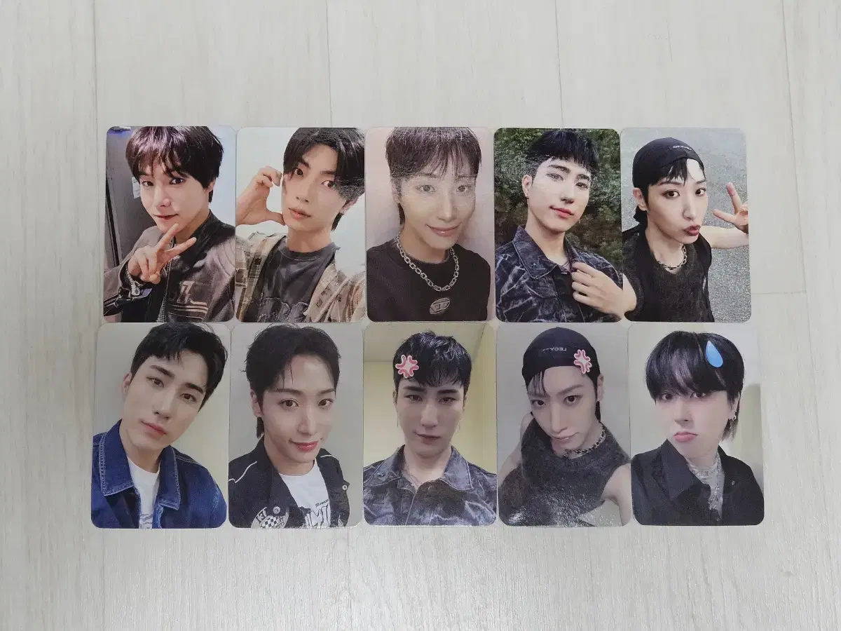 OneWe unreleased photocard wts