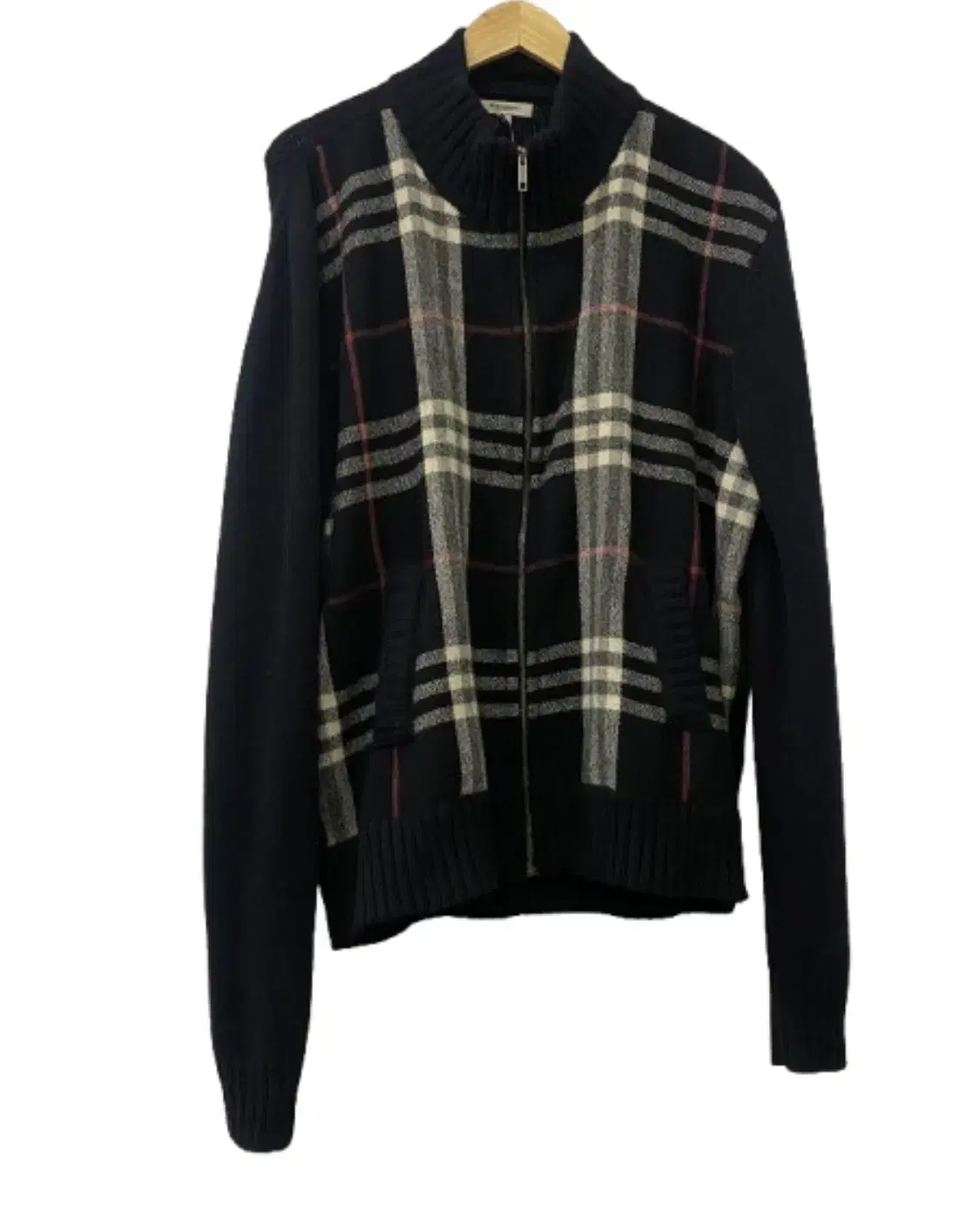 4447. burberry london check knit zip-up