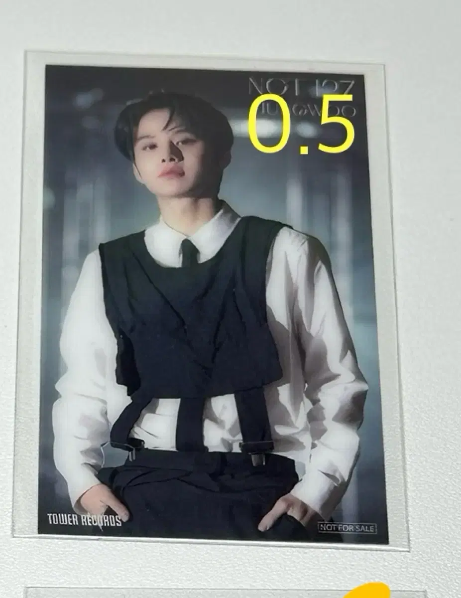 jungwoo loveholic tower record pre-order benefit photocard