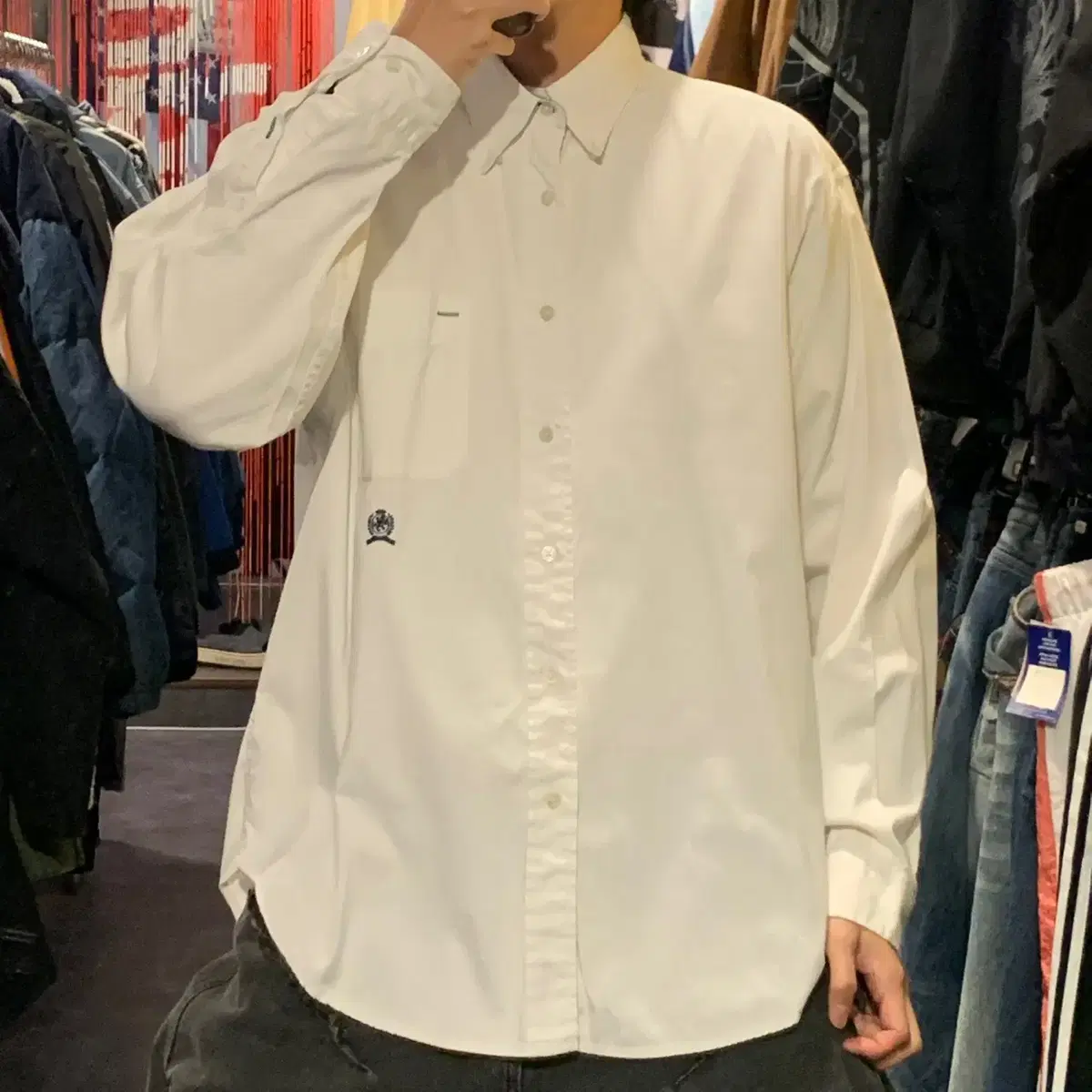 [IM] Tommy Pocket Embroidered White Shirt