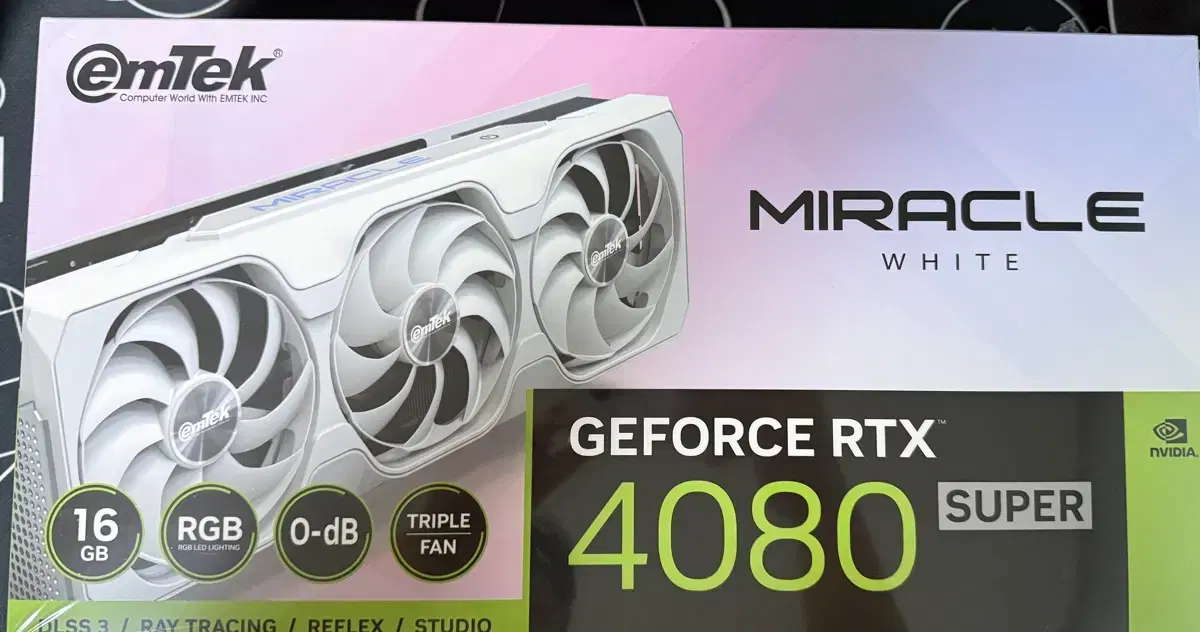 (새상품) 이엠텍 지포스 RTX 4080 Super miracle 화이트