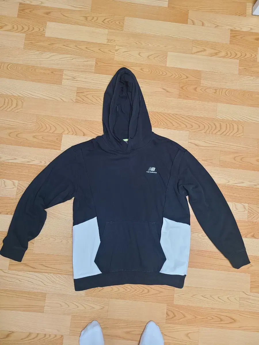 New Balance Hoodie size 105