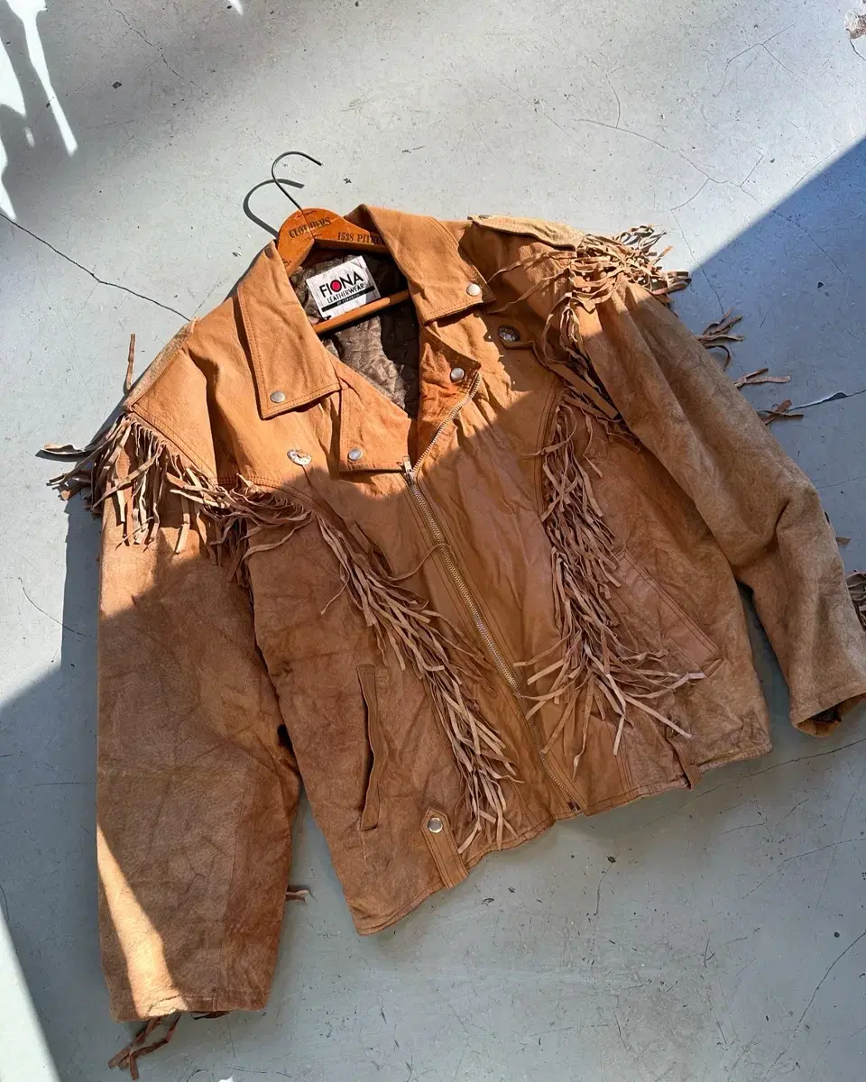 [105]Vintage Fringed Leather Western Jacket