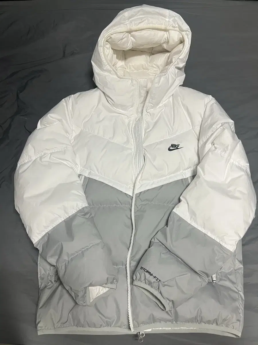 Nike Stormfit Windrunner Padded (L)