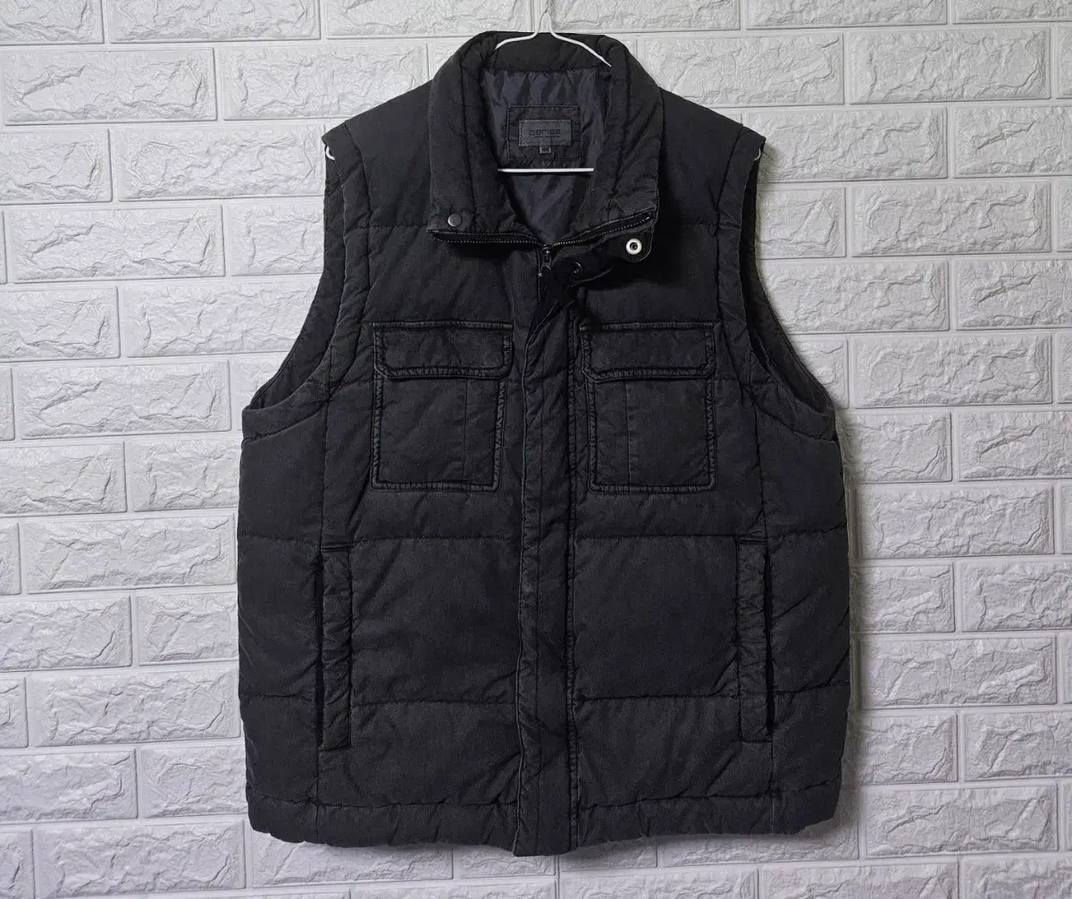 Series Dowing Padded Vest Sells