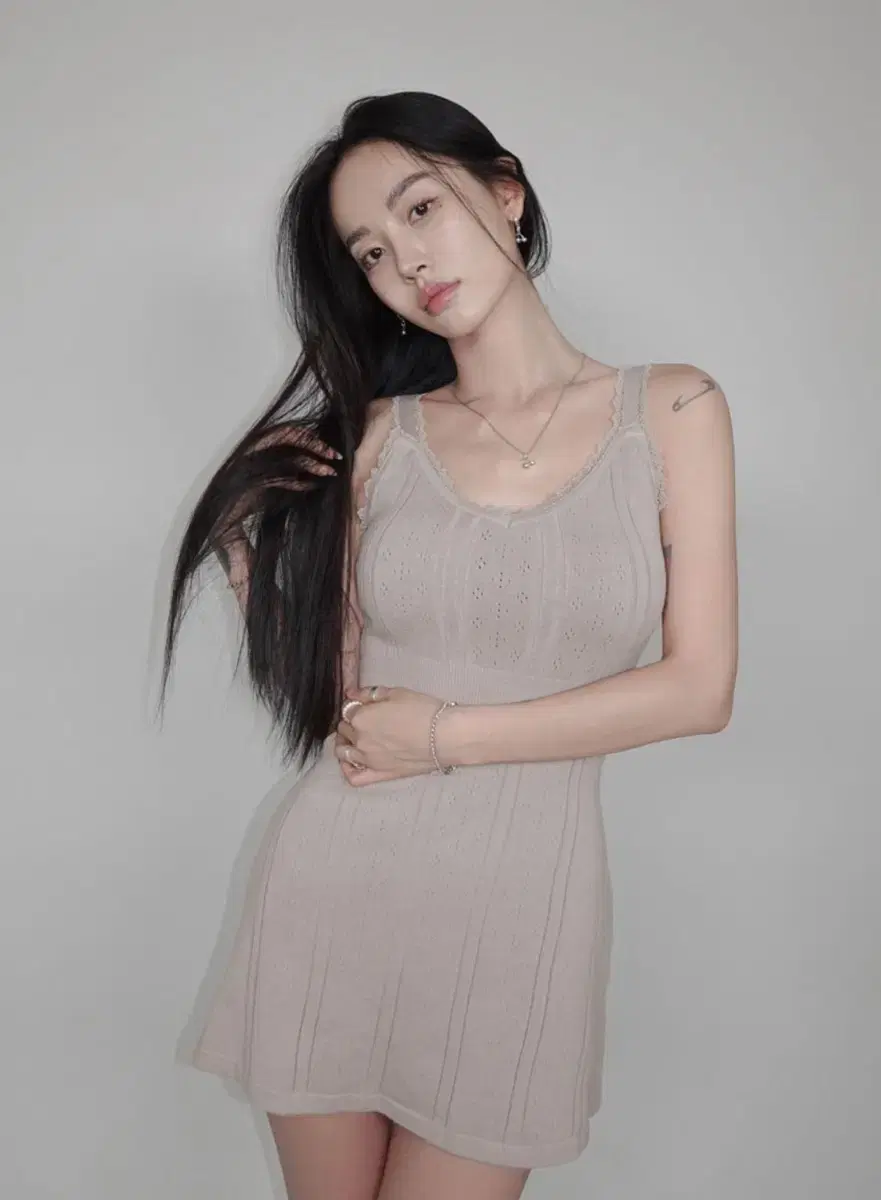 페일제이드 Punching Knit mini Dress