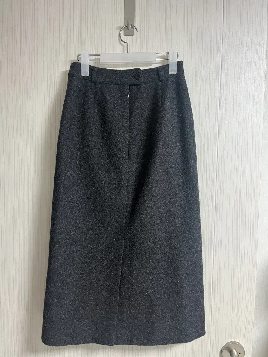 lo61 엘오61 shaggy wool skirt in charcoal