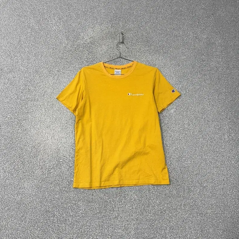 Champion Yel Logo Vahn Short Sleeve Tee M