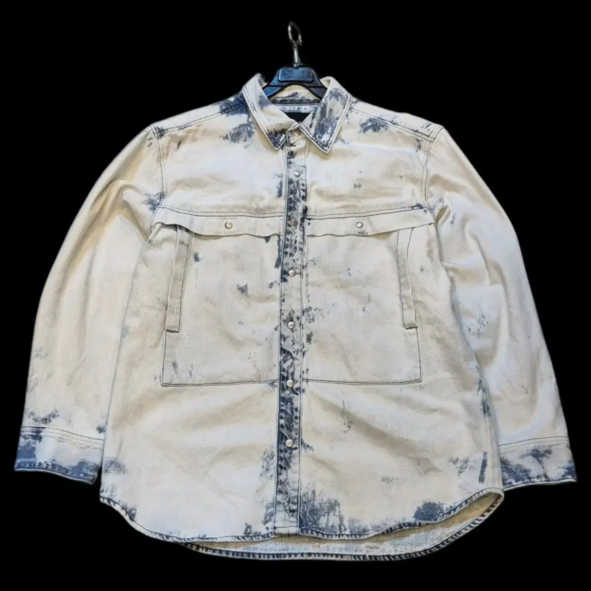 (L) Tie-dye denim shirt