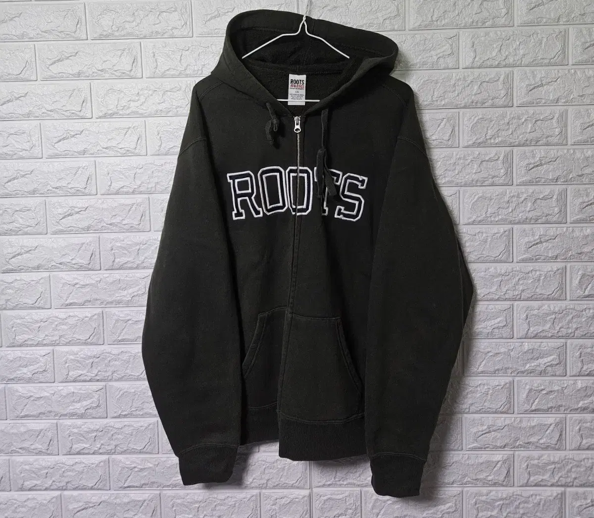 ROOTS Hooded Zip Up sells