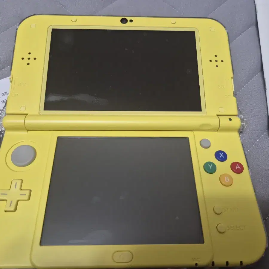 닌텐도 NEW 3DS 피카츄 에디션