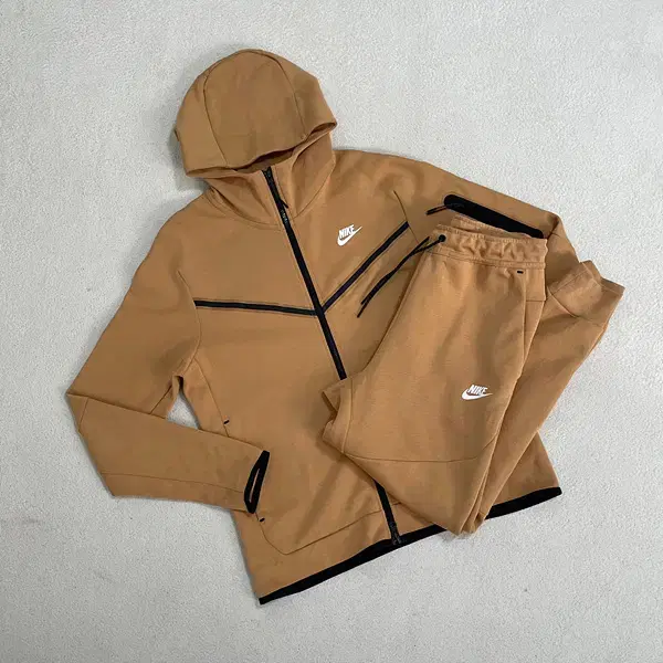 L Nike Techpack Tracksuit Set B.3132