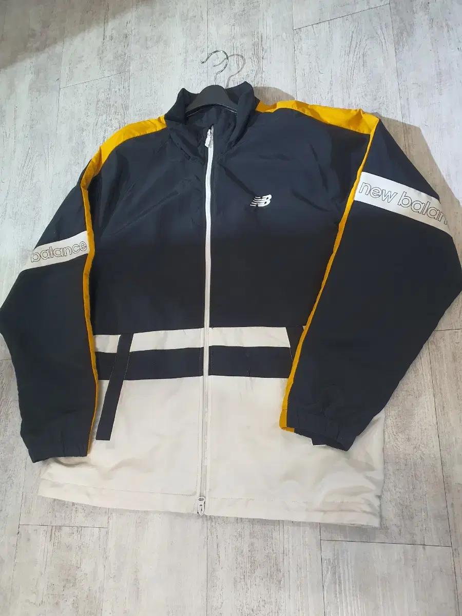 New Balance Windproof Jumper (XL)105