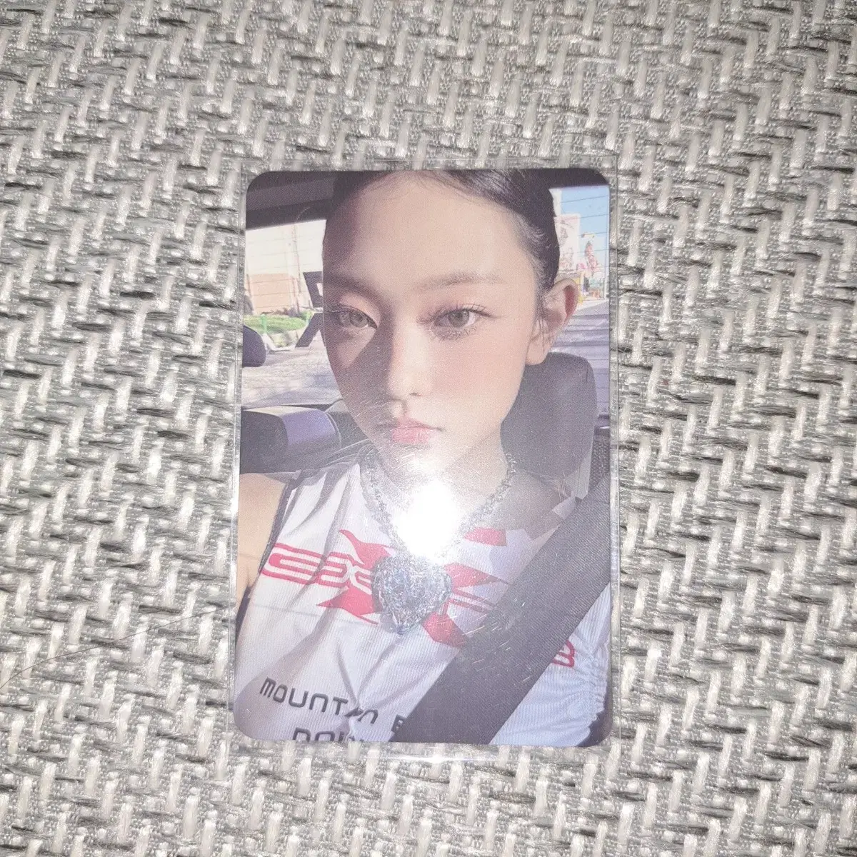 New Jeans haerin Supershine broadcast Photocard