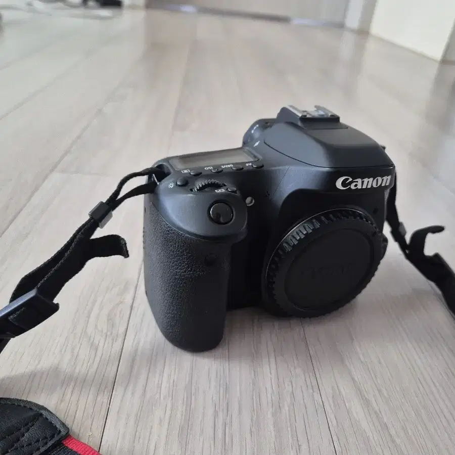 캐논EOS80d 바디 새것같음 SS급