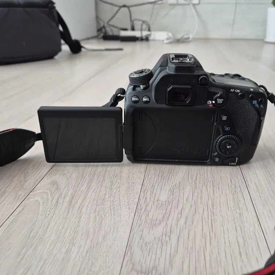 캐논EOS80d 바디 새것같음 SS급