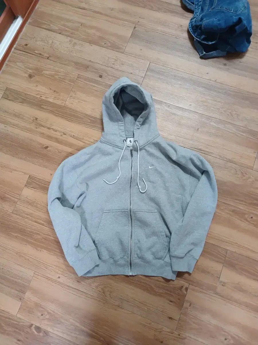 Nike NRG Hoodie Zip Up (Quick sale)