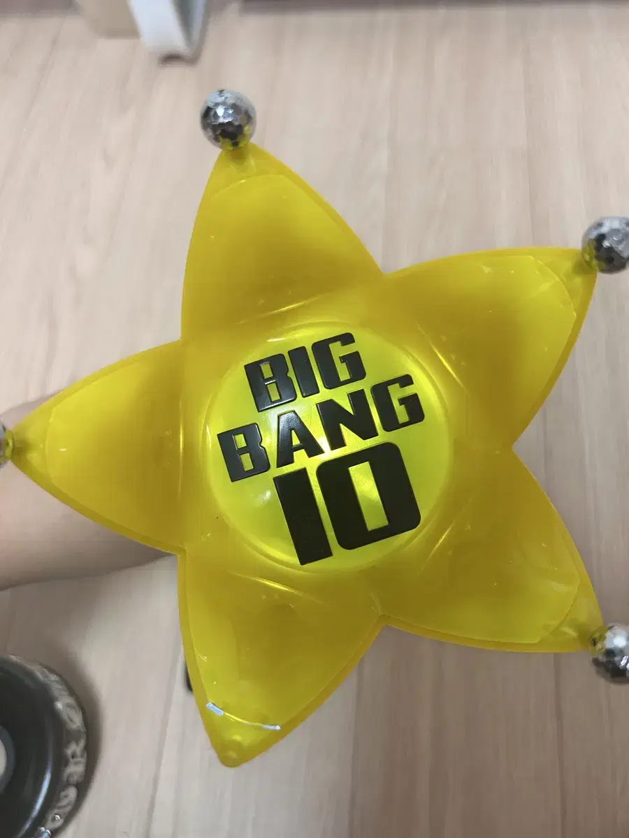 Big Bang G-Dragon 10th Anniversary lightstick I sell bang bong (2 heads) in bulk