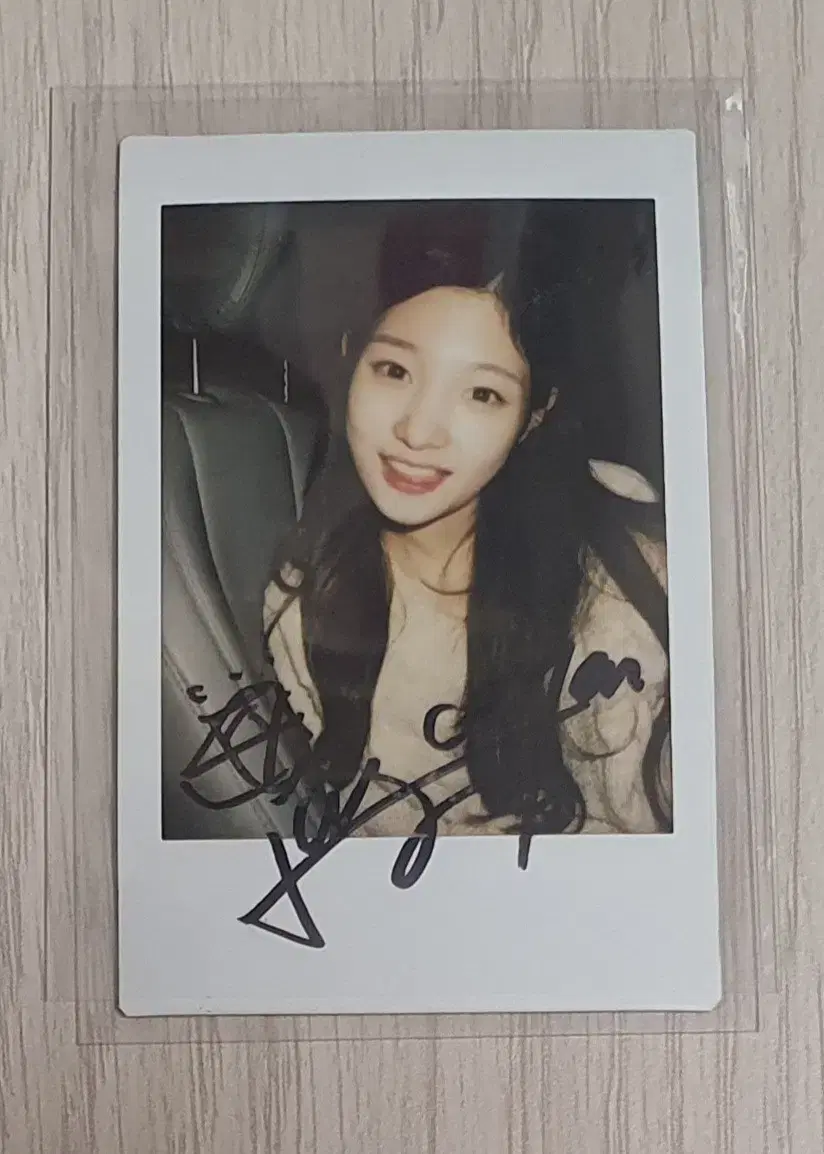 DIA jung chaeyeon wrote pola wts!